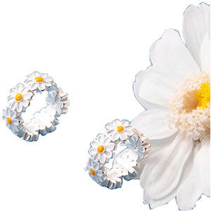 Small Hoop Daisy Earrings - Silver