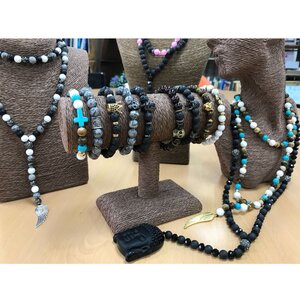 Black Agate Angel Wing Bracelet - Unisex Boho Gemstone Jewelry - Grey
